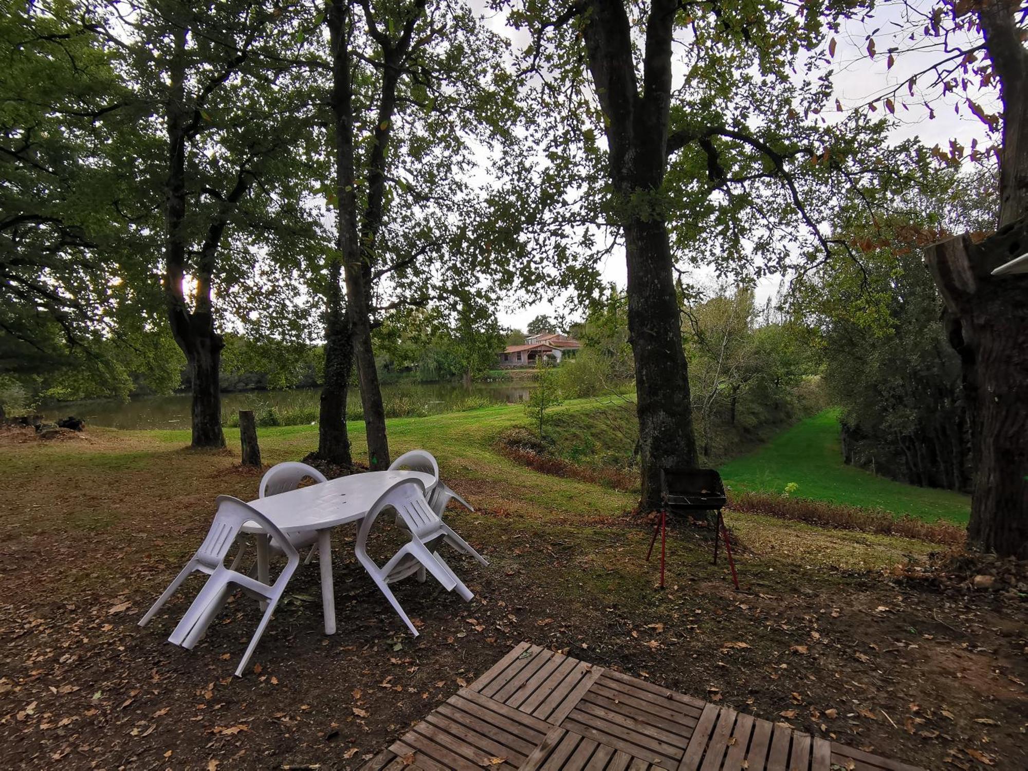 Camping De La Chagnee Saint-Aubin-le-Cloud ห้อง รูปภาพ